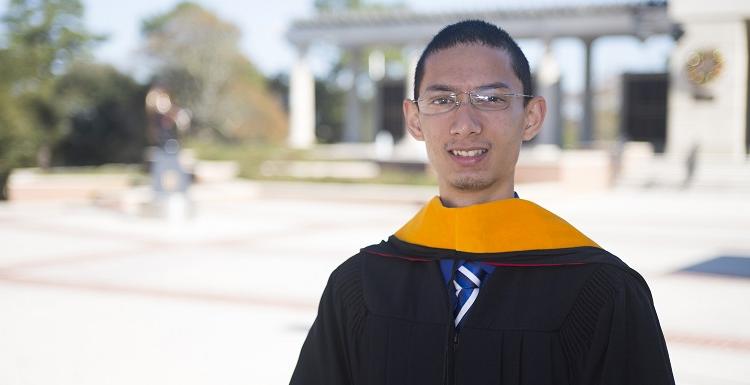 Raaj Ghosal, Frederick P. 惠登学者，得了3分.作为荣誉课程的学生，平均成绩78分. 他将获得生物医学学士学位，并计划去医学院.